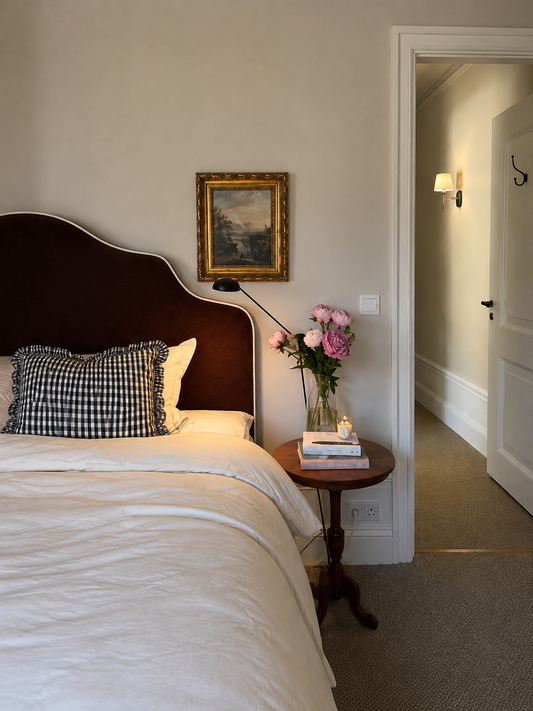 The Veloura Bed