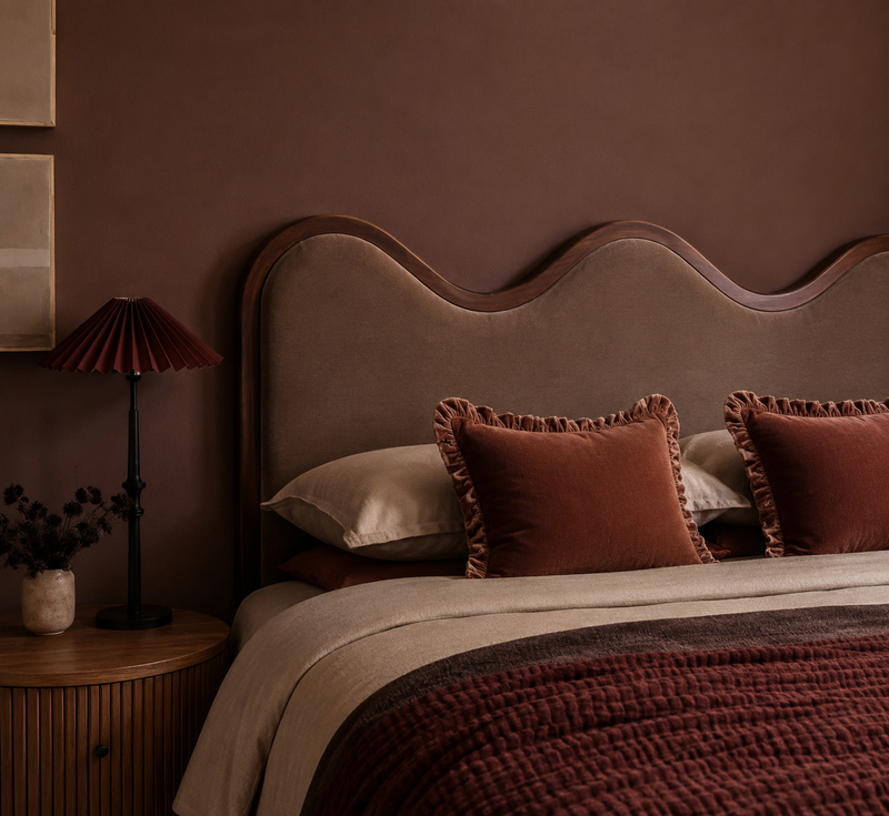 The Siena Wave Bed, detail